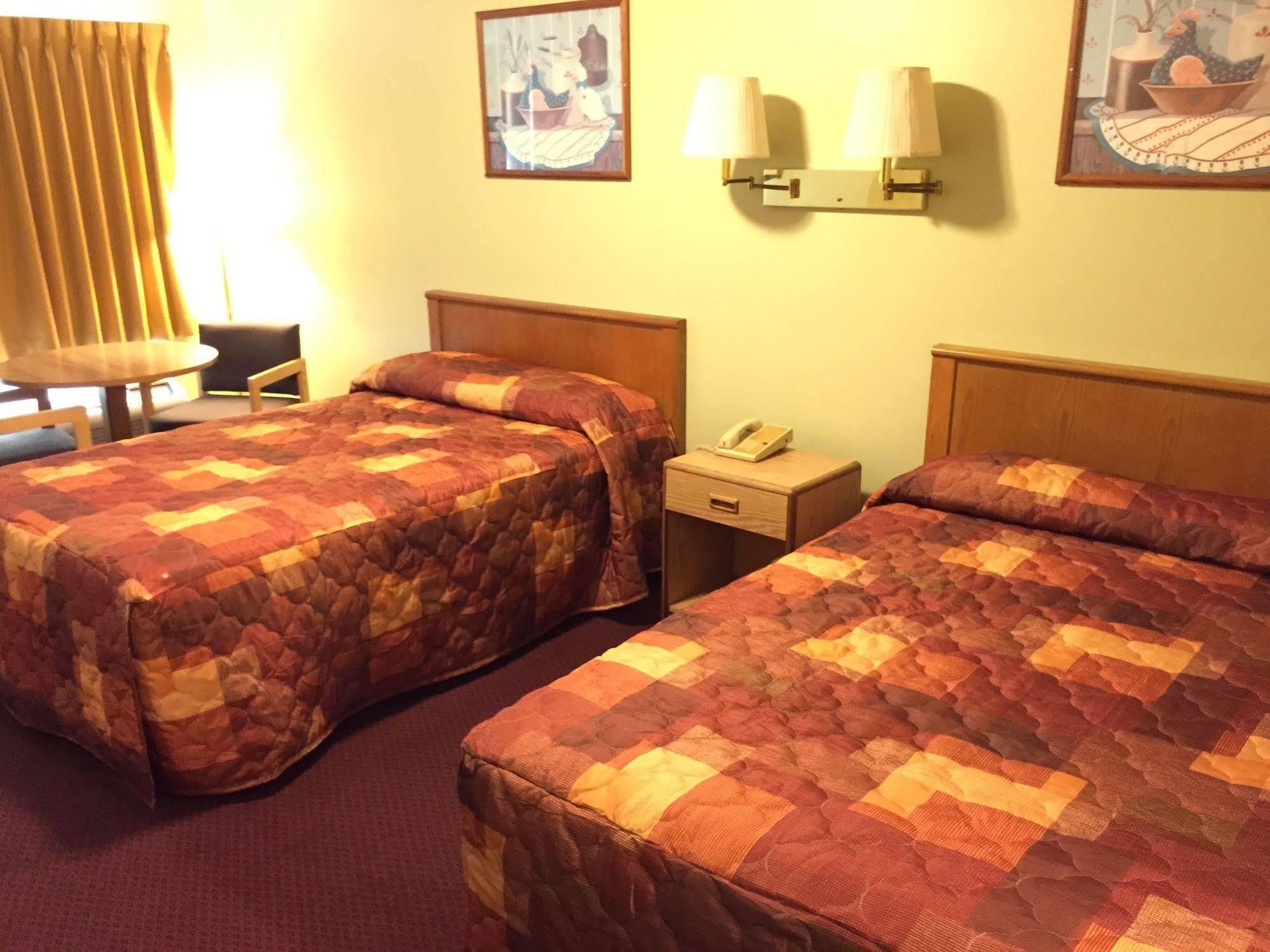 Sebring Inn Екстериор снимка