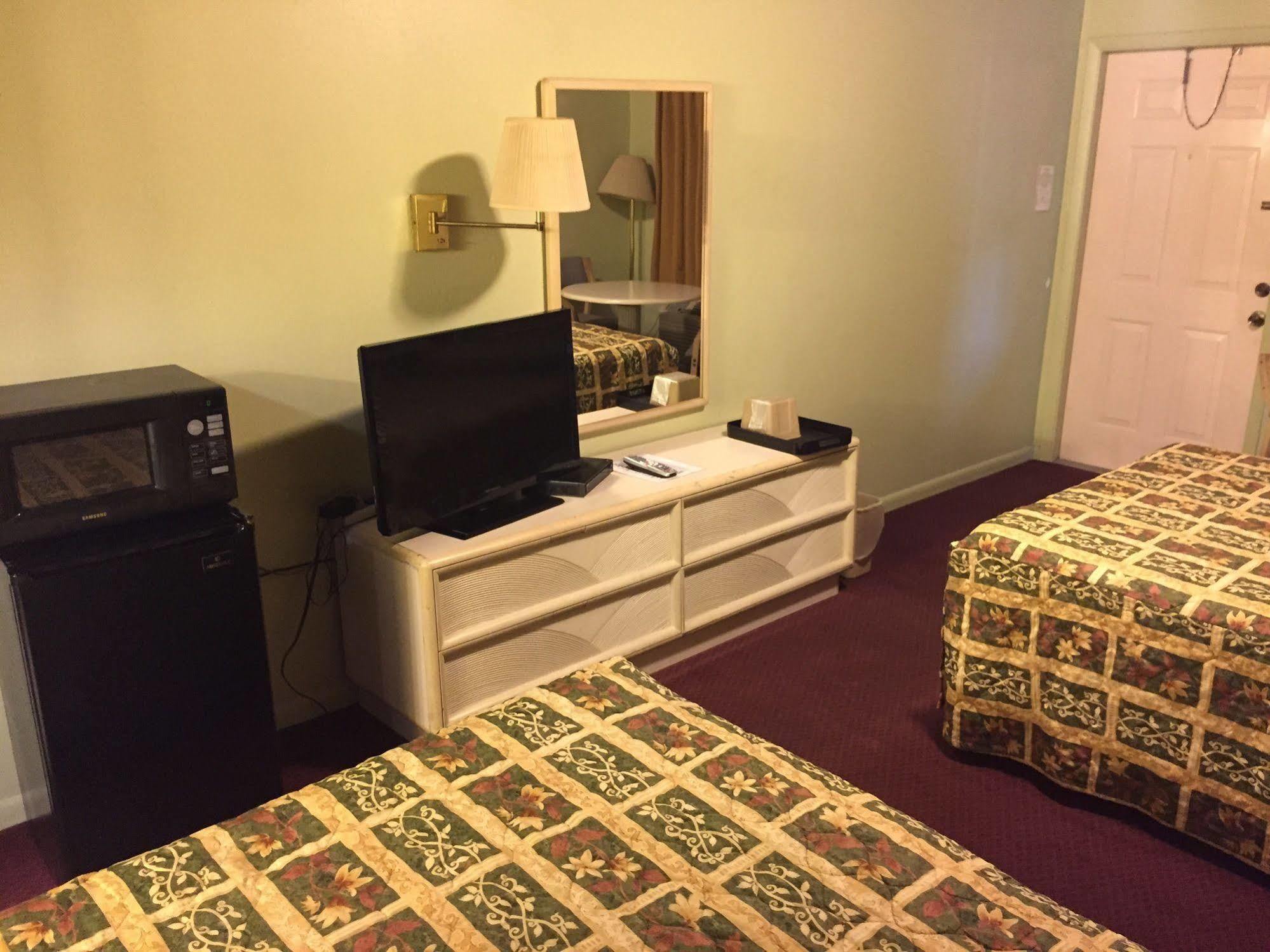 Sebring Inn Екстериор снимка