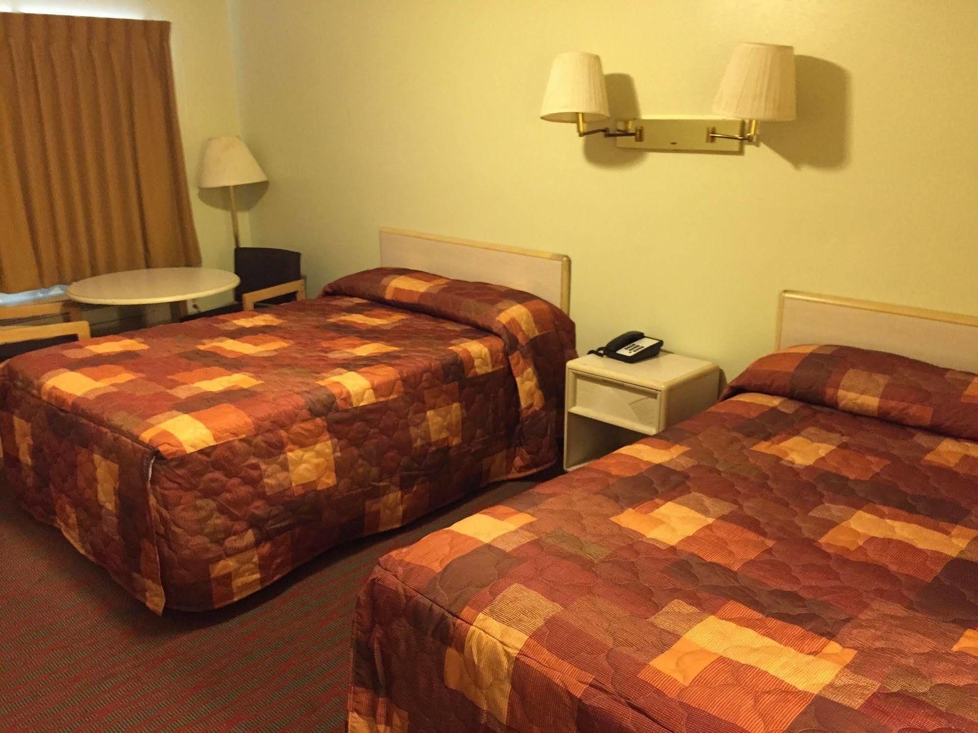 Sebring Inn Екстериор снимка